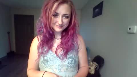 Lynn  online show from April 2026 11:33:02 PM