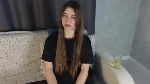 lynnwalker online show from March 2026 05:29:01 PM