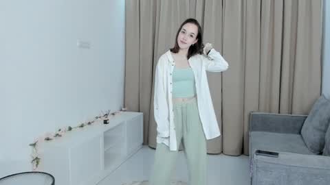 Lynsey online show from April 2026 06:05:01 PM