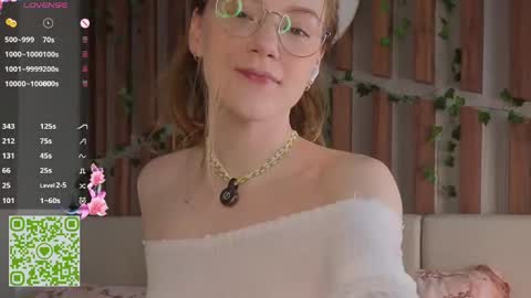 Snapshot of lyra_thenymph chatting on May 2026 12:18:01 AM Lyra online show from May 2026 12:18:01 AM