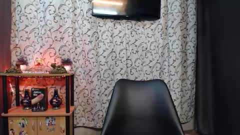 Snapshot of lyubovmoya3 chatting on October 2025 01:39:01 AM SWEETPINOY online show from October 2025 01:39:01 AM