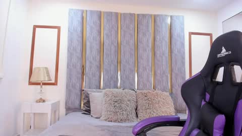 Lizzy smith  online show from March 2025 01:59:02 AM