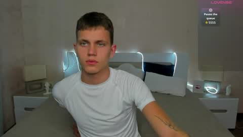 m0neyken_ online show from July 2026 03:00:02 AM