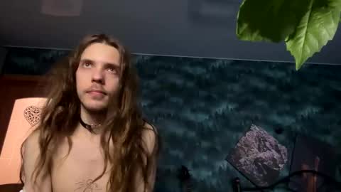 Snapshot of m1shq chatting on December 2024 05:10:02 PM m1shq online show from December 2024 05:10:02 PM