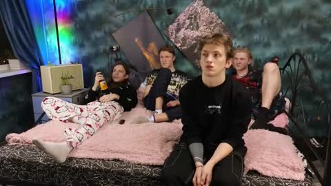 Snapshot of m1shq chatting on March 2025 09:57:01 PM m1shq online show from March 2025 09:57:01 PM