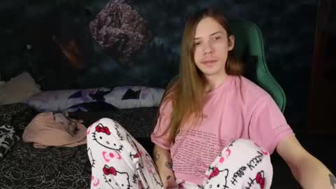 Snapshot of m1shq chatting on March 2025 11:37:02 PM m1shq online show from March 2025 11:37:02 PM