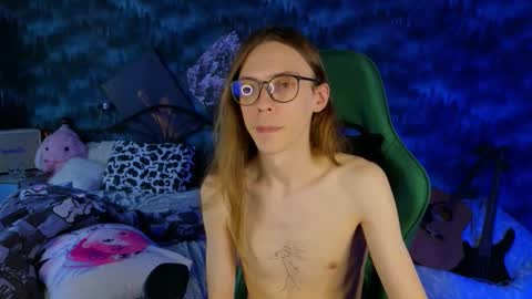 Snapshot of m1shq chatting on October 2025 10:25:01 AM m1shq online show from October 2025 10:25:01 AM