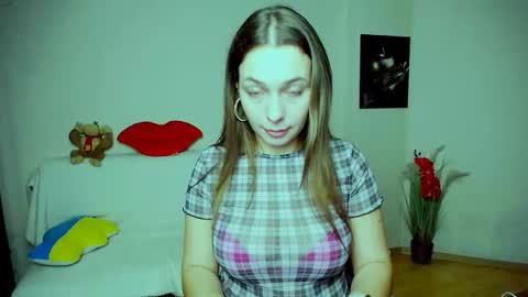 Vikki online show from November 2025 04:22:02 PM