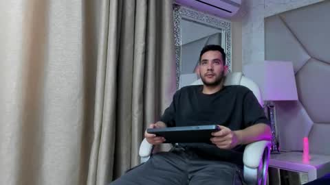 Snapshot of maatt_de_luca chatting on September 2025 05:57:02 PM Matt De Luca online show from September 2025 05:57:02 PM