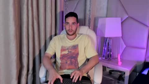 Snapshot of maatt_de_luca chatting on September 2025 05:13:02 PM Matt De Luca online show from September 2025 05:13:02 PM