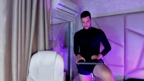 Snapshot of maatt_de_luca chatting on September 2025 06:08:02 PM Matt De Luca online show from September 2025 06:08:02 PM