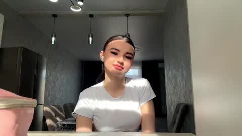 Snapshot of mabelleboeving chatting on June 2026 12:52:02 PM May online show from June 2026 12:52:02 PM