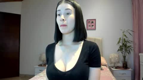 Snapshot of macarena_vallejo_ chatting on September 2025 03:19:02 AM Macarena online show from September 2025 03:19:02 AM