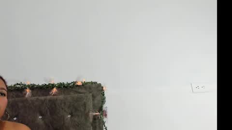 macarenaawills online show from December 2024 07:33:01 PM