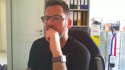 macfly67 online show from May 2026 11:04:01 AM