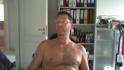 macfly67 online show from May 2026 05:32:02 PM