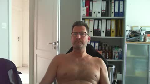 macfly67 online show from May 2026 06:20:02 AM