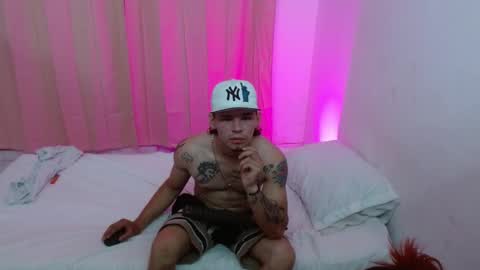 Snapshot of machine_gun27 chatting on January 2025 01:42:02 AM machine_gun27 online show from January 2025 01:42:02 AM