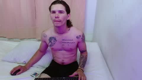 Snapshot of machine_gun27 chatting on January 2025 03:15:01 AM machine_gun27 online show from January 2025 03:15:01 AM