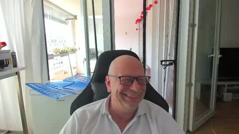 Snapshot of machinegun3dx chatting on April 2026 10:29:01 AM Andy online show from April 2026 10:29:01 AM