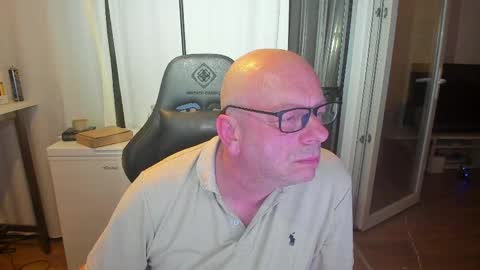 Snapshot of machinegun3dx chatting on May 2026 08:37:01 PM Andy online show from May 2026 08:37:01 PM