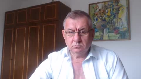 Macho online show from September 2025 01:12:01 PM