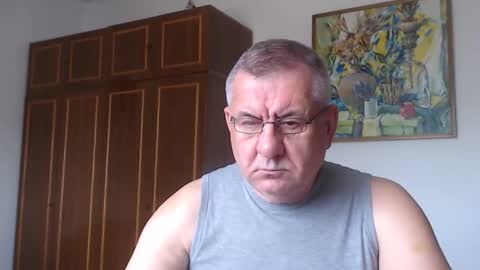 Macho online show from September 2025 01:03:01 PM