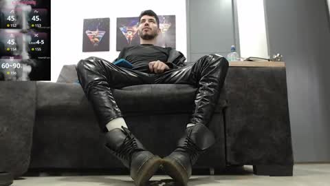 instagram mackdanielsx online show from April 2026 10:01:02 PM