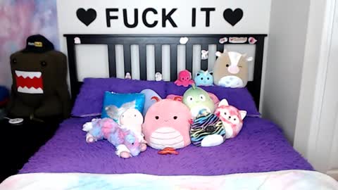 Mackenzie Wolfe online show from February 2026 05:11:02 AM