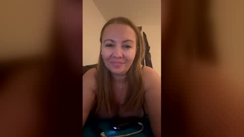 Madaluna online show from February 2026 09:04:01 PM