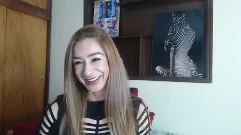 Snapshot of madam_dali chatting on March 2025 12:44:02 PM Dalila online show from March 2025 12:44:02 PM