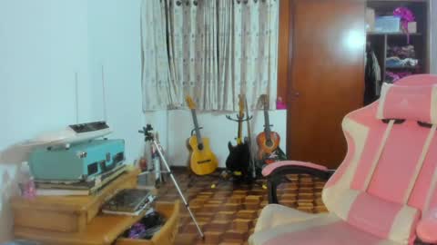 Snapshot of madam_sativa chatting on May 2026 02:41:02 AM di online show from May 2026 02:41:02 AM