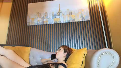 Madame online show from May 2026 08:05:02 PM