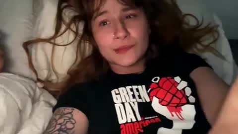Snapshot of madamme_devorah chatting on April 2026 09:07:01 AM Meleena redhead Maria Black hear online show from April 2026 09:07:01 AM