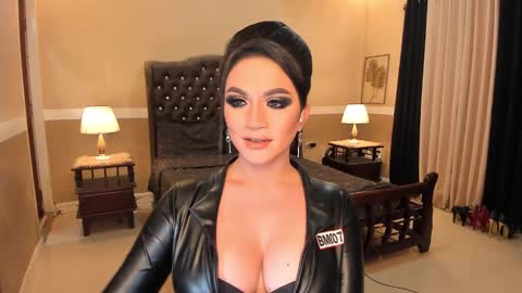 Snapshot of madammistressdominatrixxx chatting on March 2025 06:21:02 AM Alison Kloss online show from March 2025 06:21:02 AM