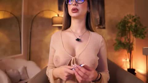 Maddie online show from December 2025 10:00:02 AM