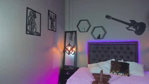 Maddie online show from February 2025 10:21:02 PM