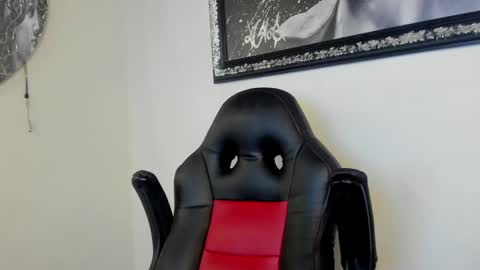 Snapshot of maddox_santana chatting on February 2025 04:07:01 AM Maddox Santana online show from February 2025 04:07:01 AM