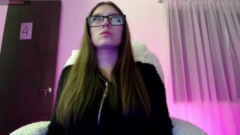 Snapshot of maddy_14 chatting on September 2025 12:37:01 PM Maddy UwU online show from September 2025 12:37:01 PM