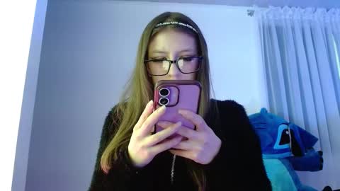 Snapshot of maddy_14 chatting on September 2025 12:54:01 PM Maddy UwU online show from September 2025 12:54:01 PM