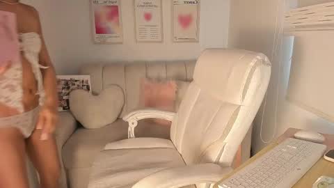 Snapshot of maddy_bronw chatting on May 2026 09:42:01 PM Maddy online show from May 2026 09:42:01 PM