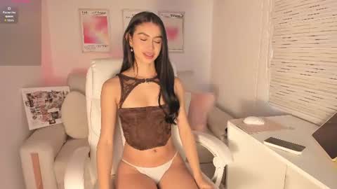 Snapshot of maddy_bronw chatting on June 2026 08:47:01 PM Maddy online show from June 2026 08:47:01 PM