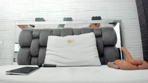 maddy cartter online show from February 2025 04:06:01 AM