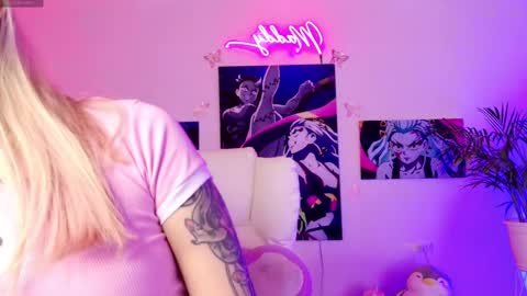 Snapshot of maddy_uwu chatting on March 2025 11:03:02 PM maddy_uwu online show from March 2025 11:03:02 PM