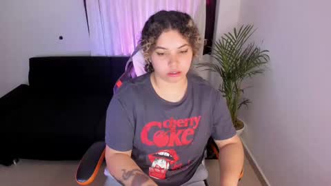 Snapshot of madelaine_taylor chatting on January 2025 11:42:02 AM madelaine_taylor online show from January 2025 11:42:02 AM