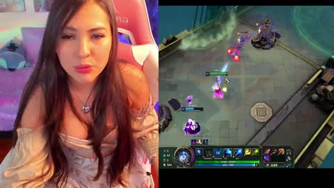 Snapshot of madeleine_shinobi chatting on December 2024 11:29:01 PM Emily Only Fans online show from December 2024 11:29:01 PM