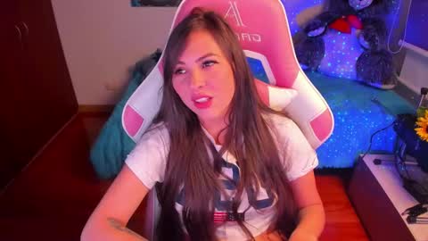 Snapshot of madeleine_shinobi chatting on February 2025 01:05:01 AM Emily Only Fans online show from February 2025 01:05:01 AM