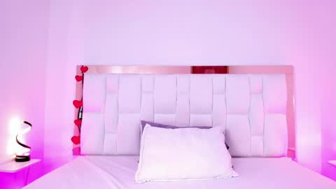 Madeline  online show from April 2026 07:07:01 PM