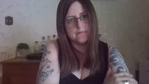 Snapshot of madelinebeau chatting on April 2026 02:27:02 AM madelinebeau online show from April 2026 02:27:02 AM
