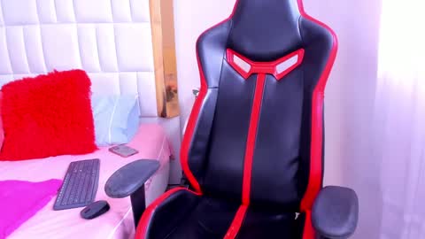 Snapshot of madelinejackson chatting on February 2025 10:25:01 PM Madeline online show from February 2025 10:25:01 PM